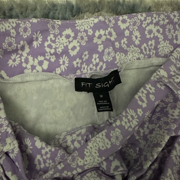 Purple and White Floral Leggings - Picture 2 of 4